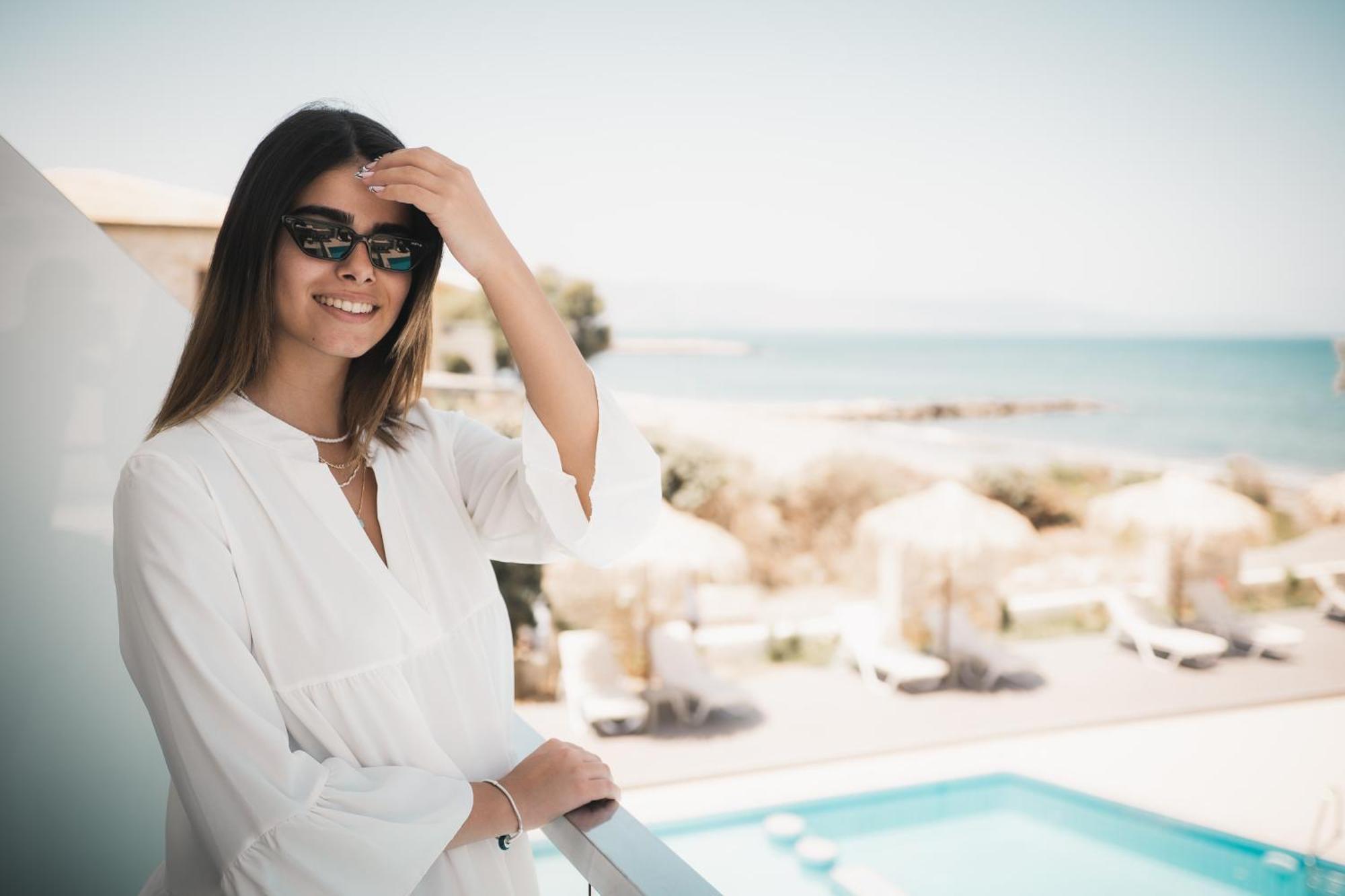 Alexia Beach Hotel Ajía Marína Kültér fotó