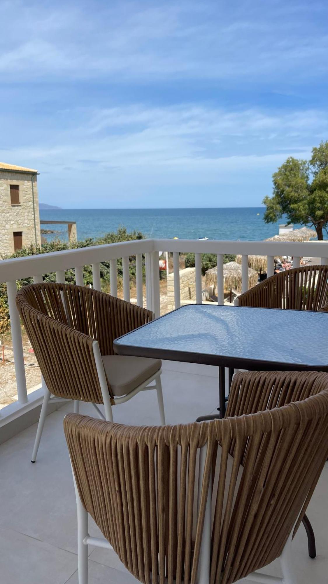 Alexia Beach Hotel Ajía Marína Kültér fotó