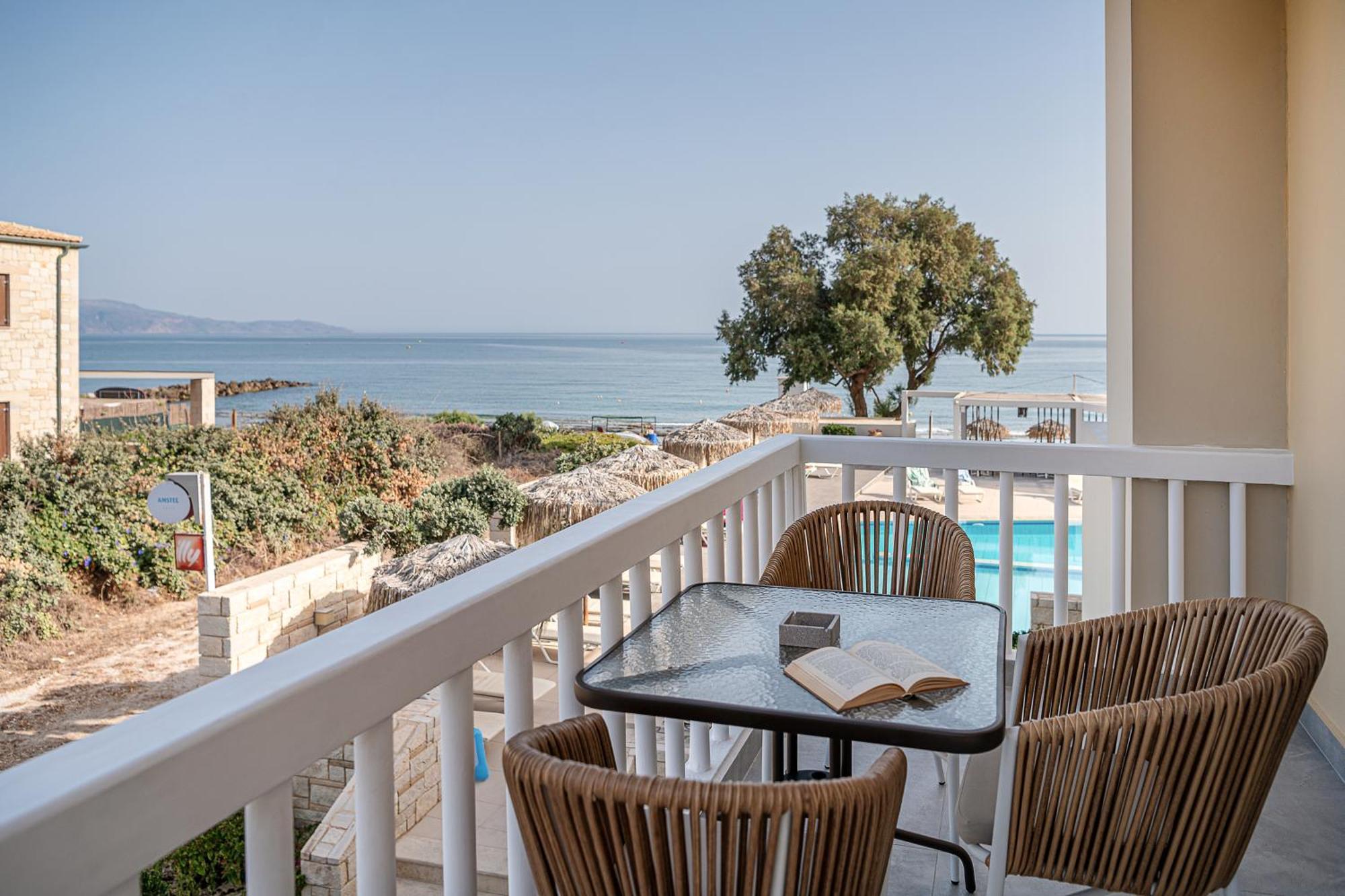Alexia Beach Hotel Ajía Marína Kültér fotó